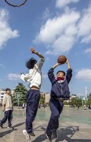 西甲首球+完美帽子戏法，皇马轰5球大胜，落后榜首巴萨4分